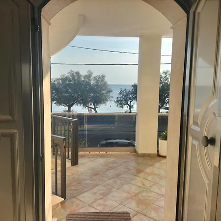 Ariadimare Pensionat Torre Ovo